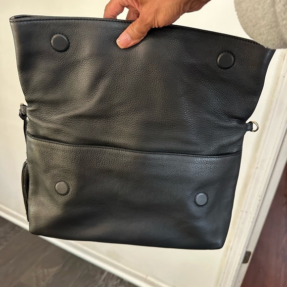 Tory Burch Black Messenger Bag with Embossed Logo - Picture 5 of 8